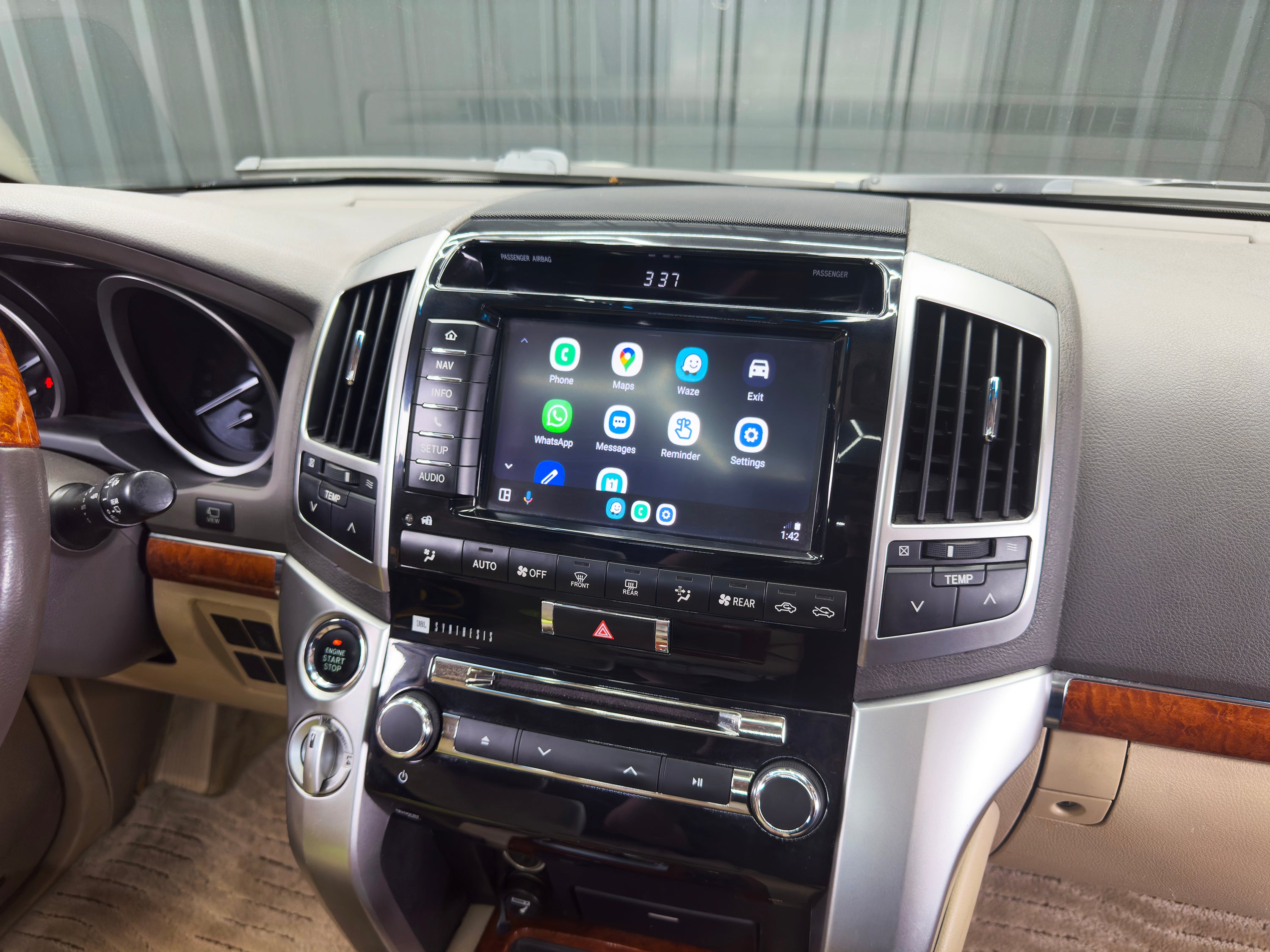 Lexus LX570 (2013-2015) / Toyota LC200 (2012-2015) CarPlay + Android Auto Interface