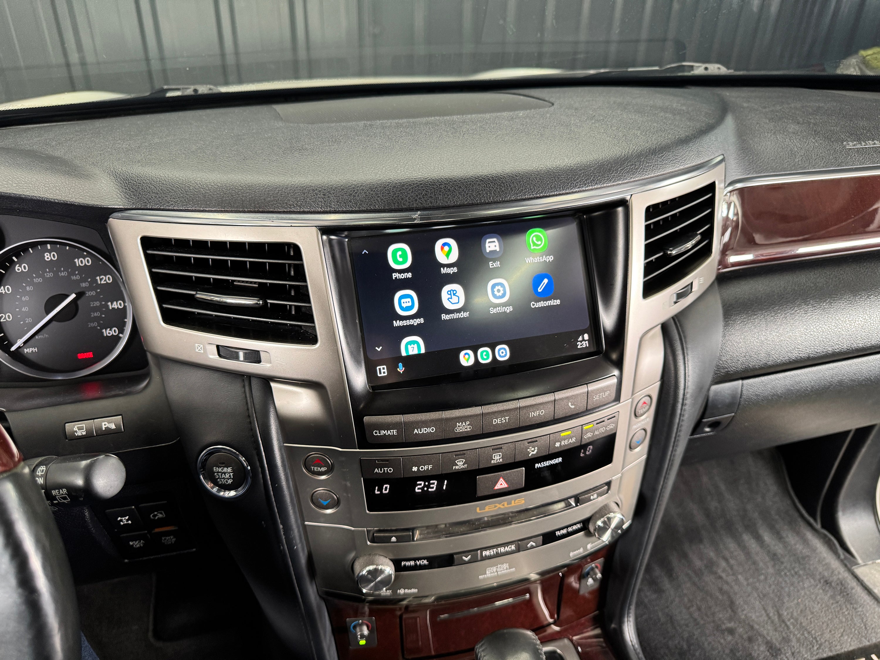 Lexus LX570 (2013-2015) / Toyota LC200 (2012-2015) CarPlay + Android Auto Interface