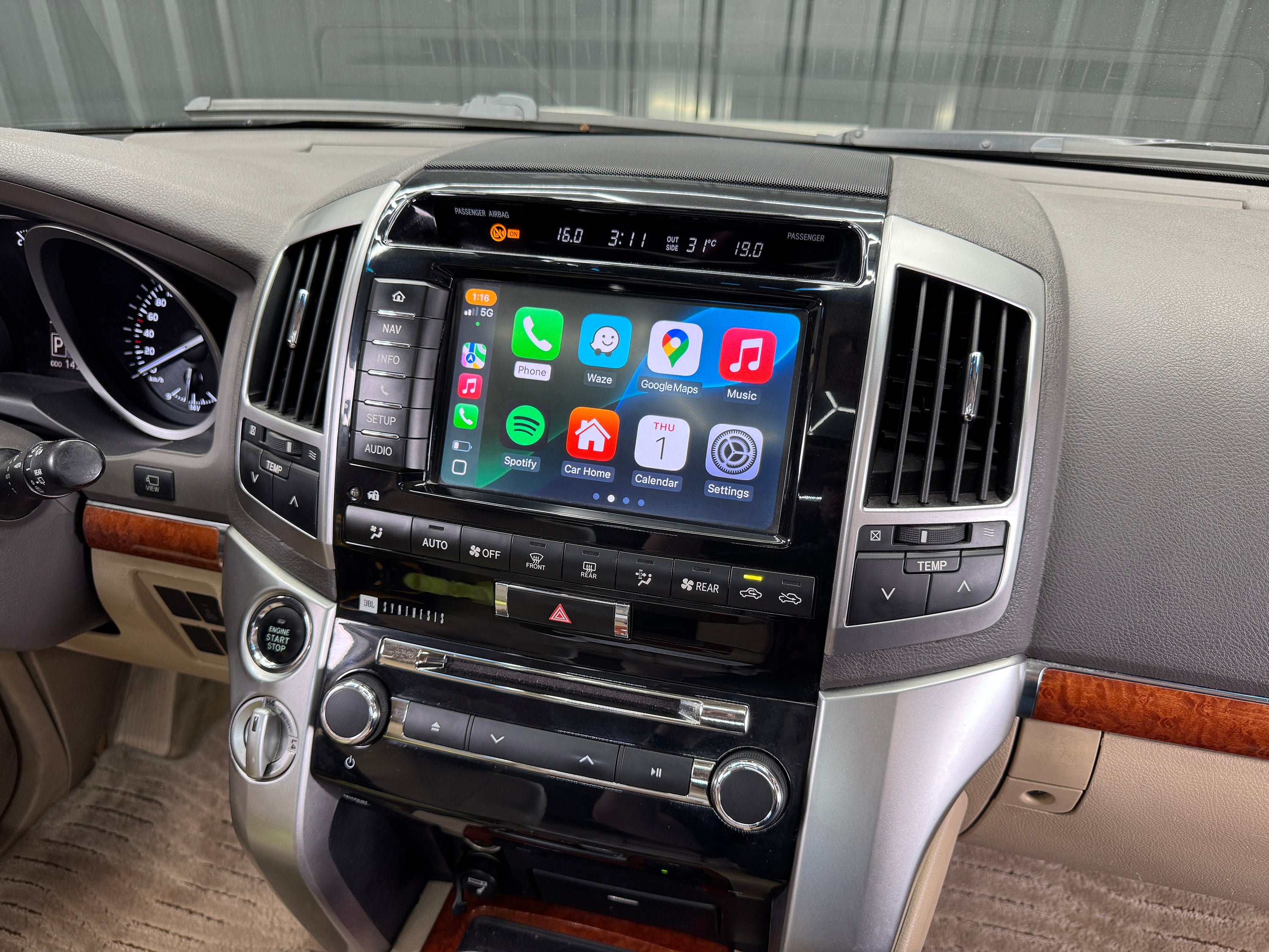 Lexus LX570 (2013-2015) / Toyota LC200 (2012-2015) CarPlay + Android Auto Interface