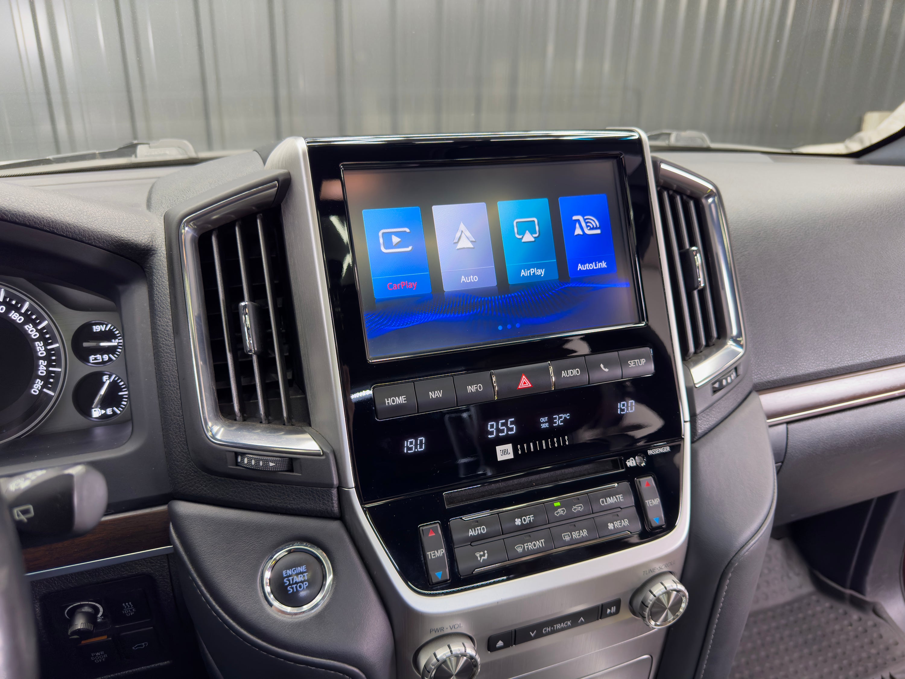 Lexus GX (2014-2021) w/Factory Nav  / Toyota LC200 (2016-2021) CarPlay + Android Auto Interface