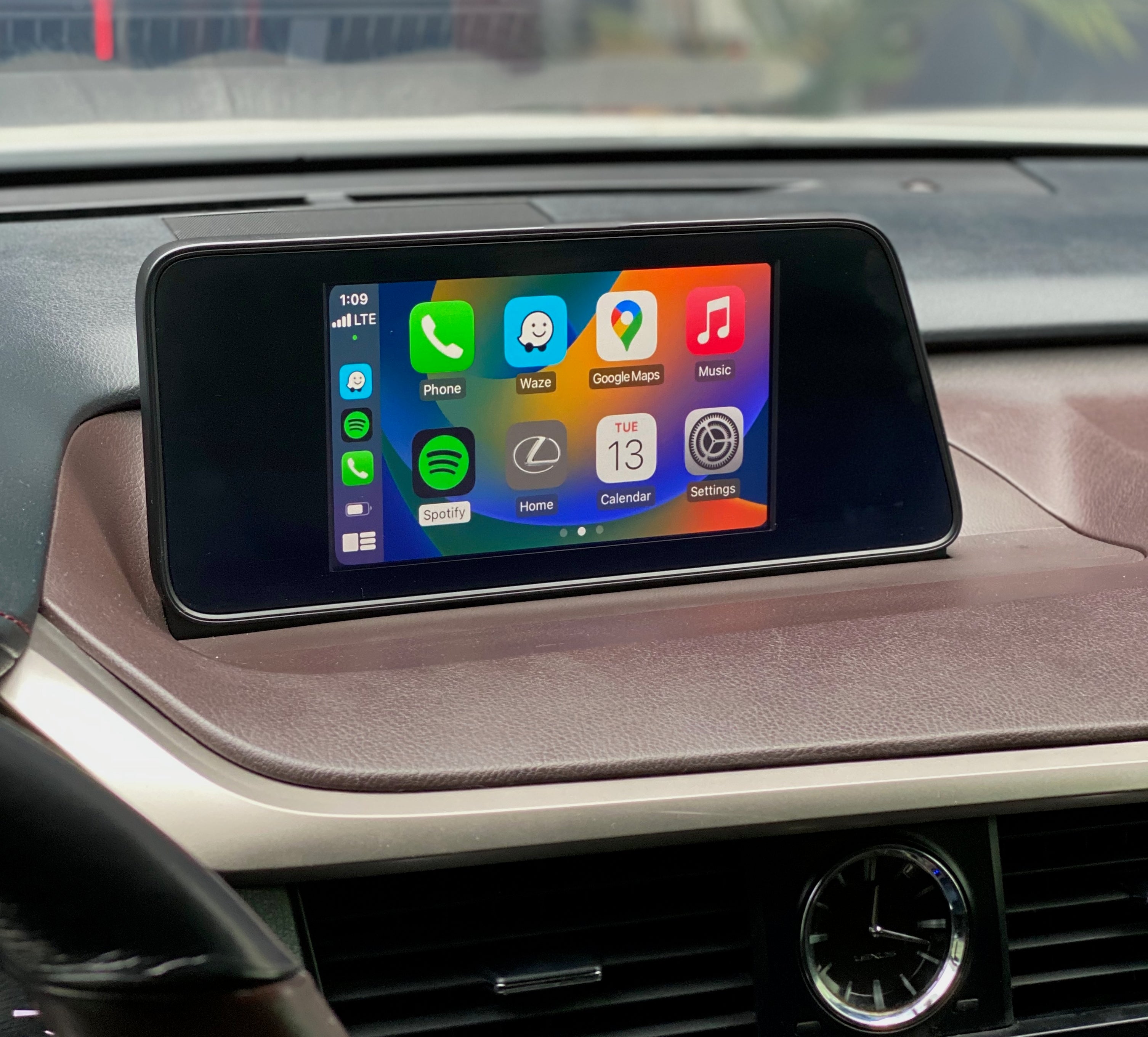 Vehicles with Rotary Knob (CarPlay + Android Auto Interface)